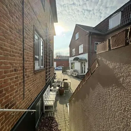 Lägenhet Exotic Basement In The Center Of *