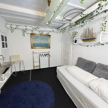 Exotic Basement In The Center Of Herning